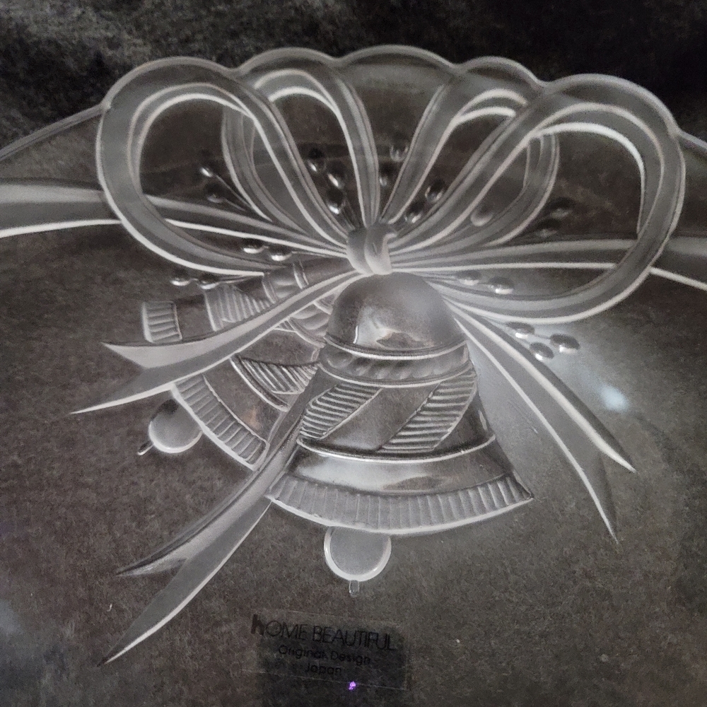 Vintage Home Beautiful bells and bows elegant 15" hostess etched glass platter - Picture 4 of 8